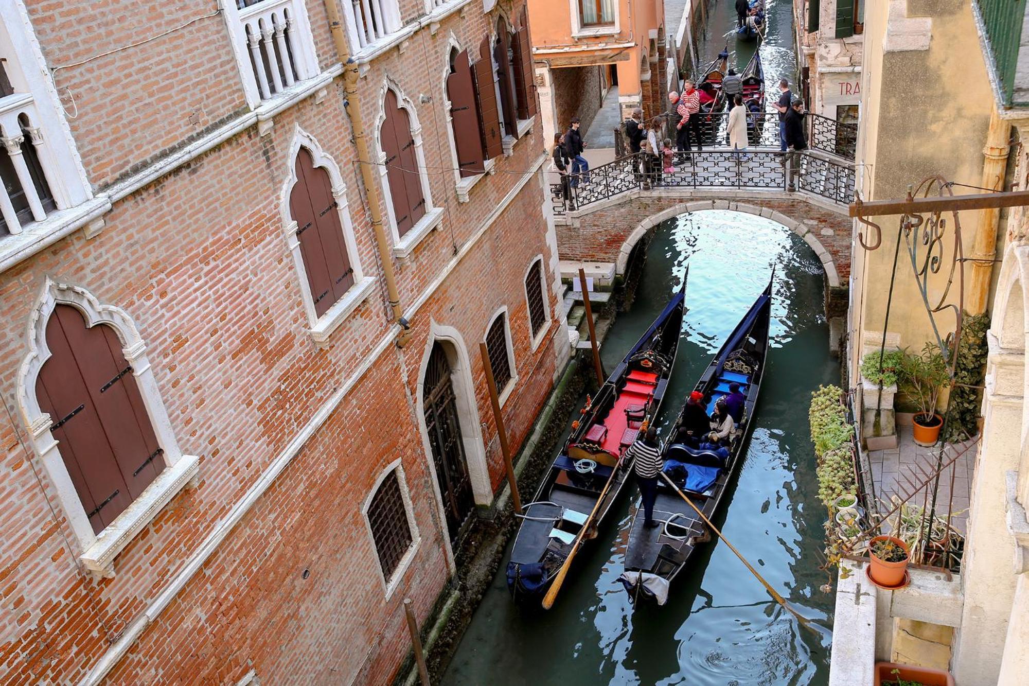 Leoncini With A Wonderful Canal View Apartment Venedig